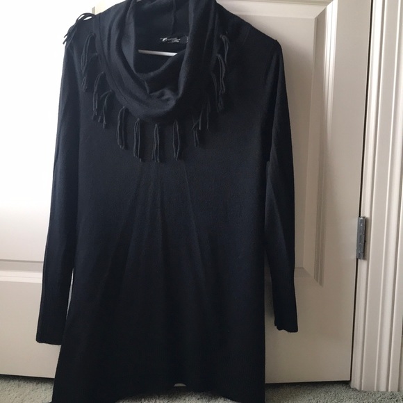 Sweater - Picture 1 of 3